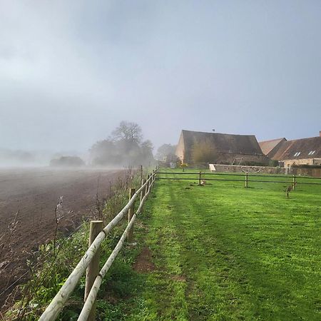 Gite Au Centre De La France Vesdun Экстерьер фото