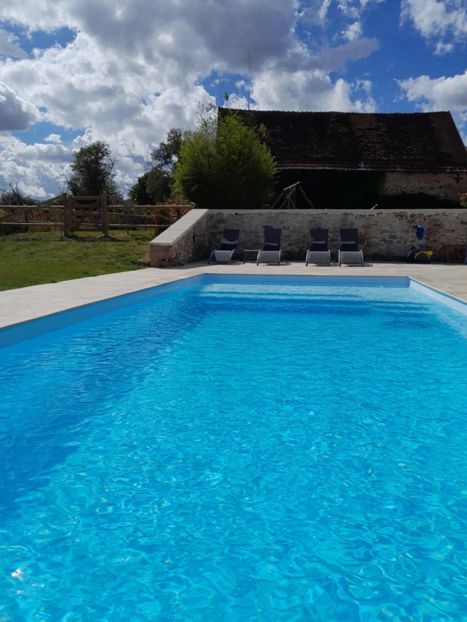 Gite Au Centre De La France Vesdun Экстерьер фото