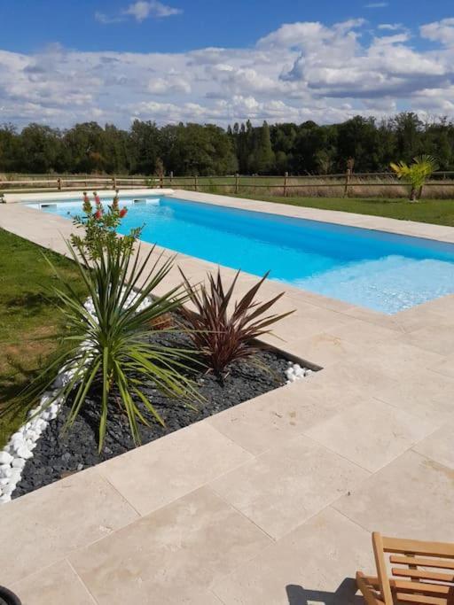 Gite Au Centre De La France Vesdun Экстерьер фото